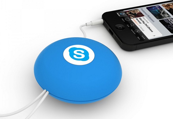 Cable Manager Spinni™ blue version with mobile phone
